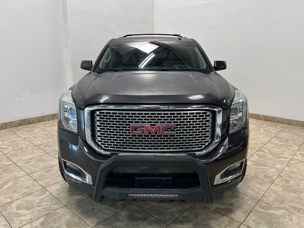2017 GMC Yukon Image 2