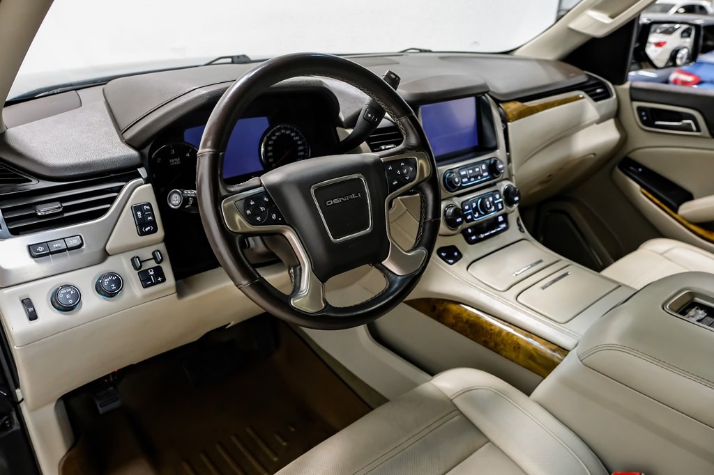 2017 GMC Yukon Image 3