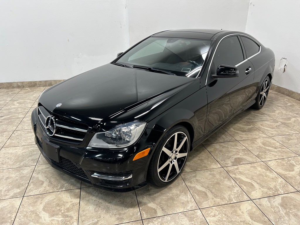 2015 Mercedes-Benz C-Class Image 1