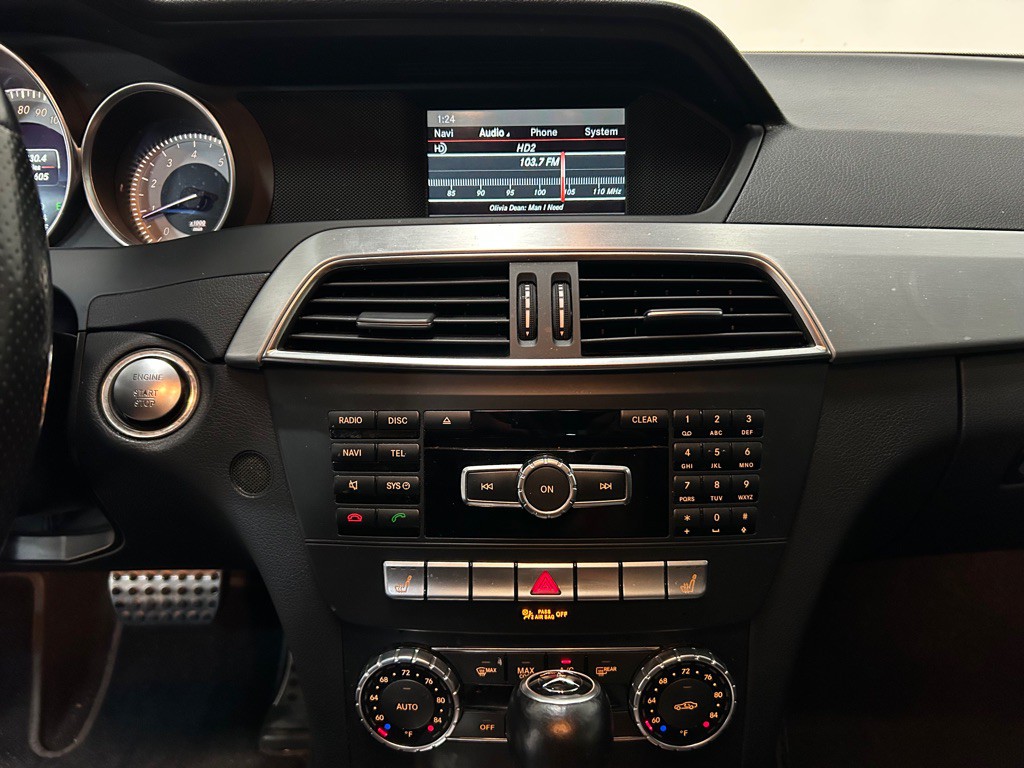 2015 Mercedes-Benz C-Class Image 21