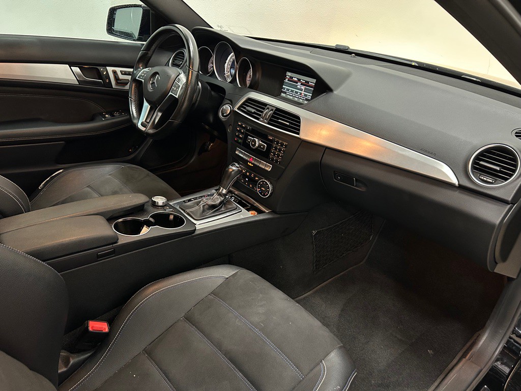 2015 Mercedes-Benz C-Class Image 28