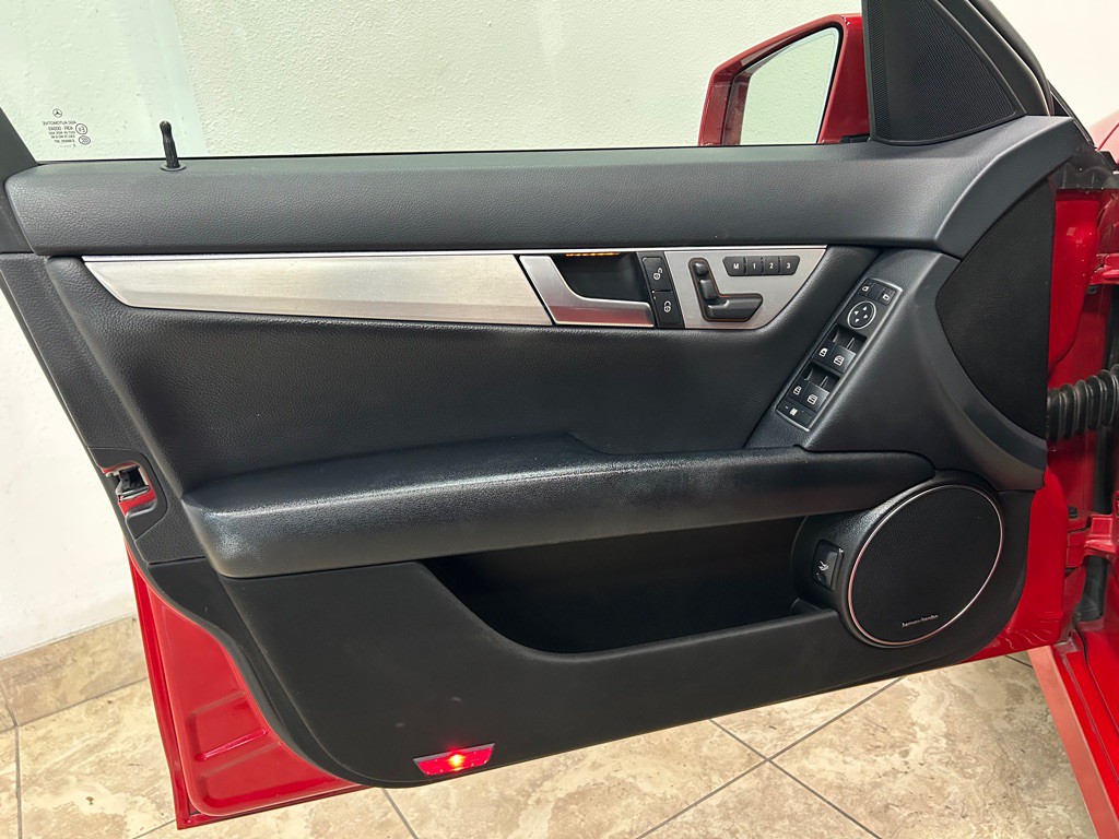 2014 Mercedes-Benz C-Class Image 16