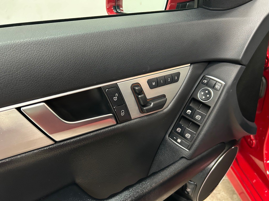 2014 Mercedes-Benz C-Class Image 17