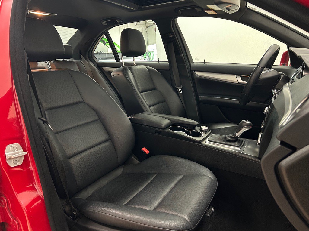 2014 Mercedes-Benz C-Class Image 32