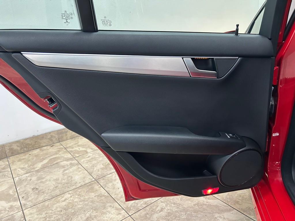 2014 Mercedes-Benz C-Class Image 34