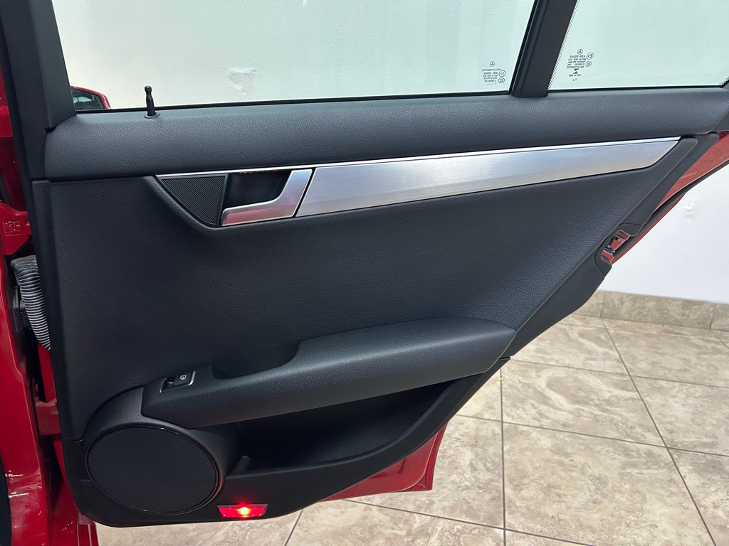 2014 Mercedes-Benz C-Class Image 38