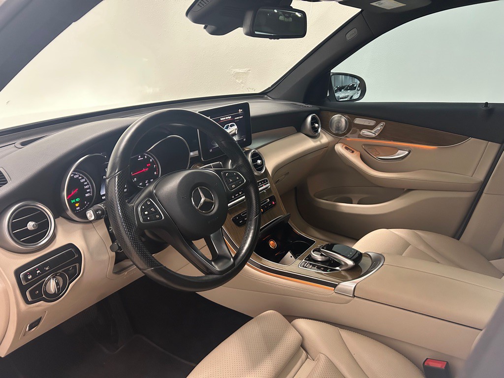 2017 Mercedes-Benz GLC-Class Image 25