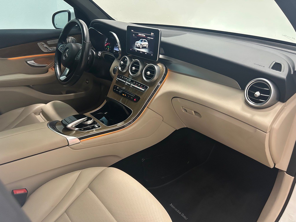 2017 Mercedes-Benz GLC-Class Image 29