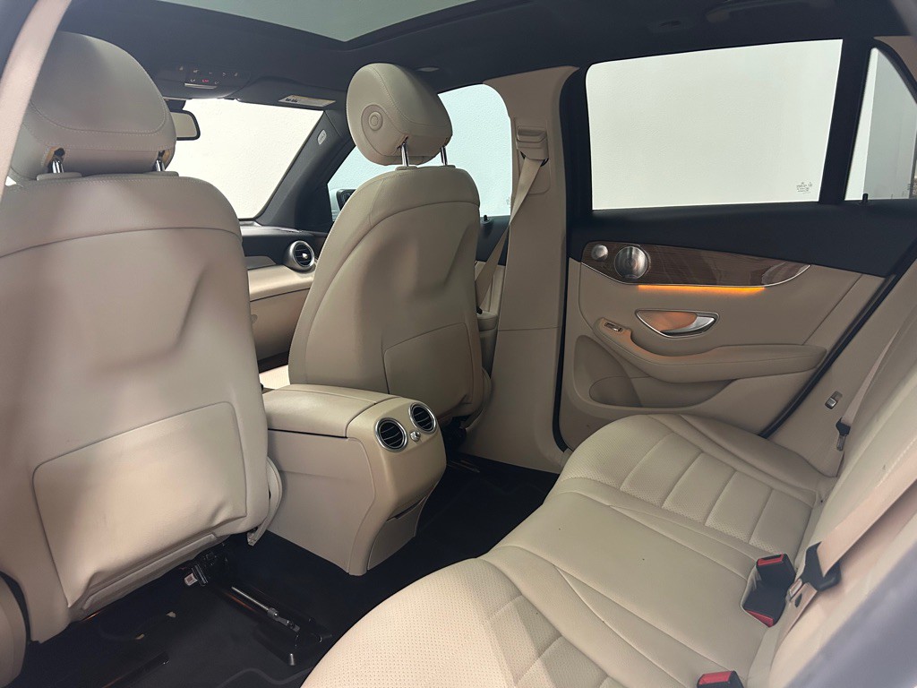 2017 Mercedes-Benz GLC-Class Image 34