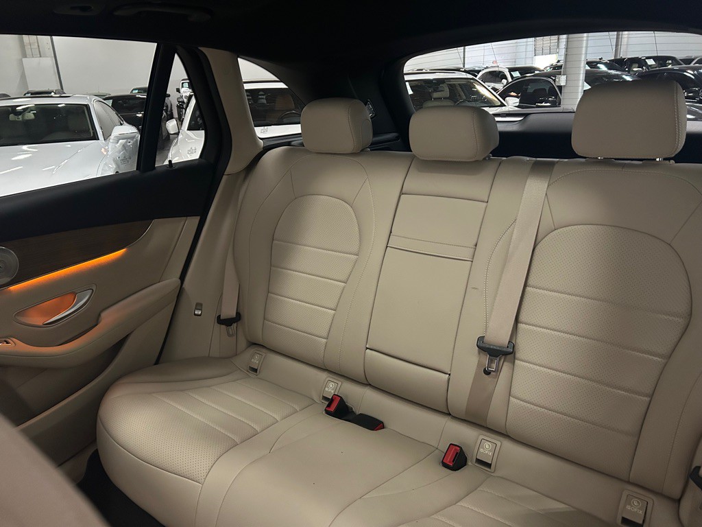 2017 Mercedes-Benz GLC-Class Image 35