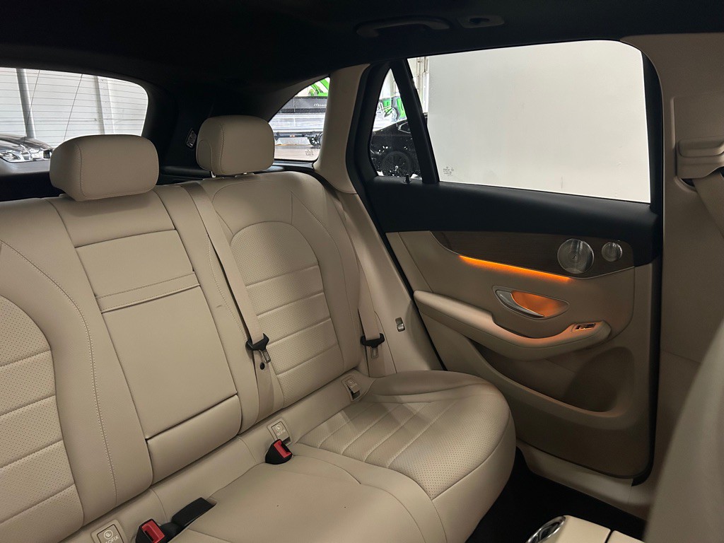 2017 Mercedes-Benz GLC-Class Image 39