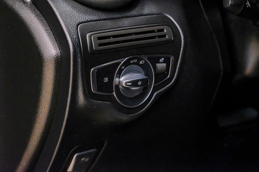 2020 Mercedes-Benz GLC-Class Image 26