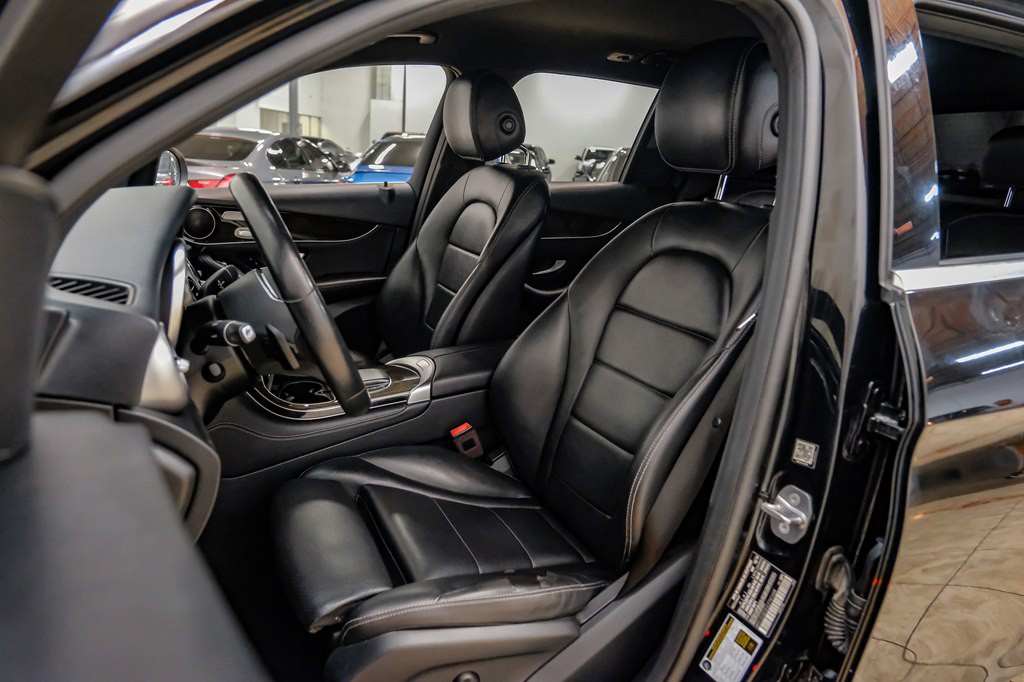 2020 Mercedes-Benz GLC-Class Image 32
