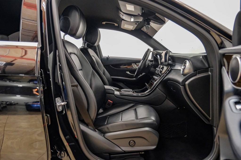 2020 Mercedes-Benz GLC-Class Image 34