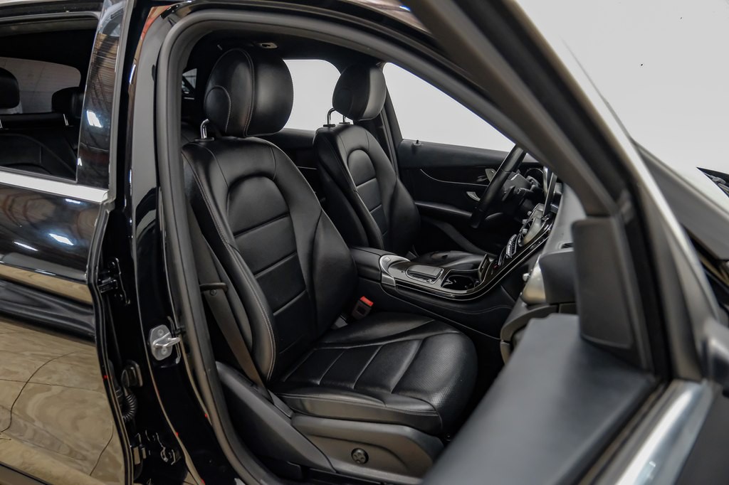 2020 Mercedes-Benz GLC-Class Image 35