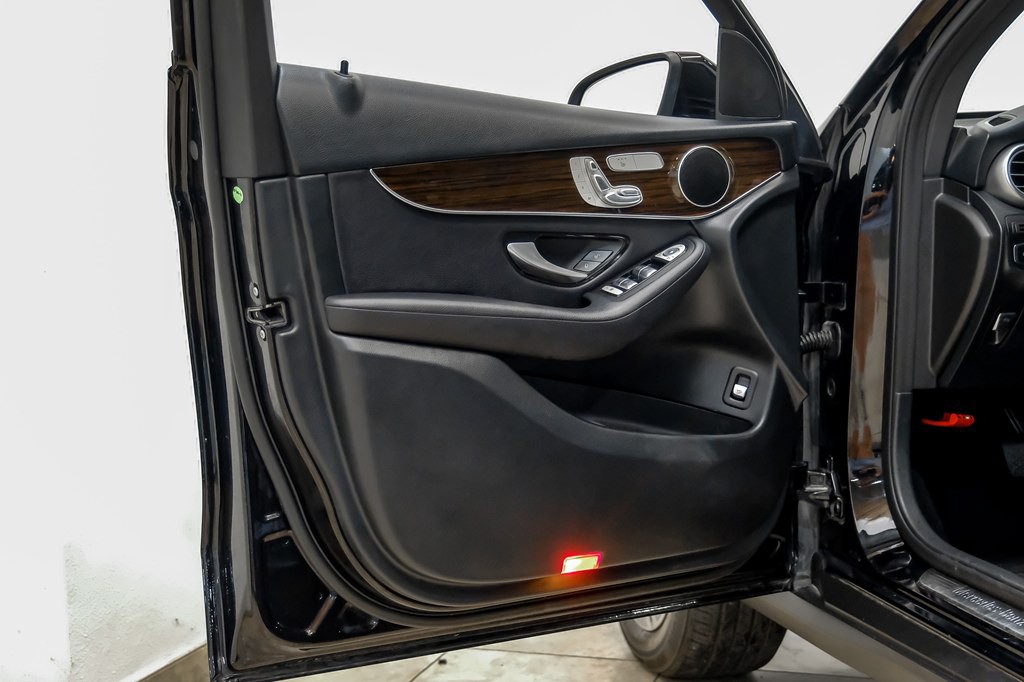 2020 Mercedes-Benz GLC-Class Image 43