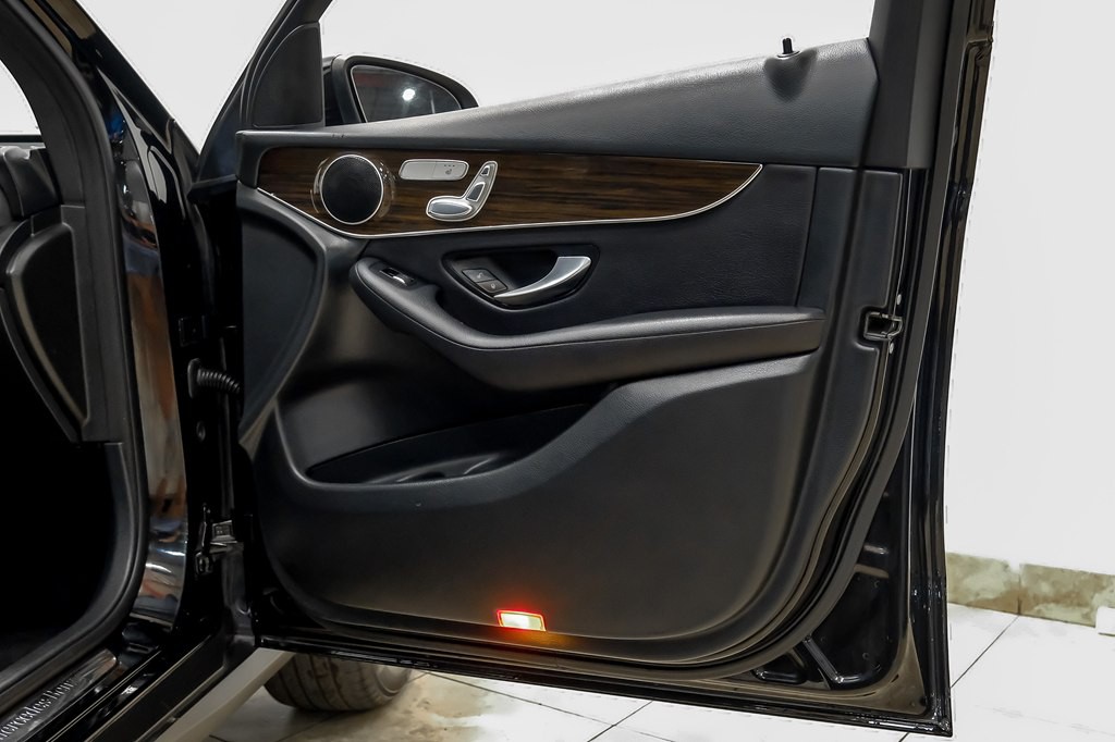 2020 Mercedes-Benz GLC-Class Image 48