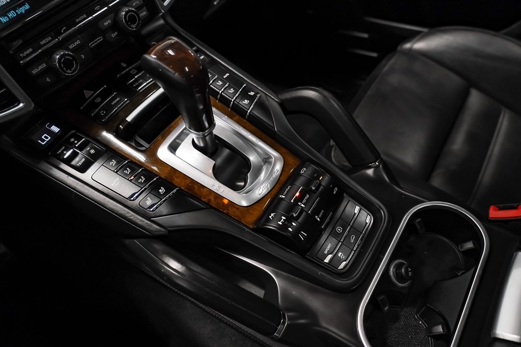 2014 Porsche Cayenne Image 24