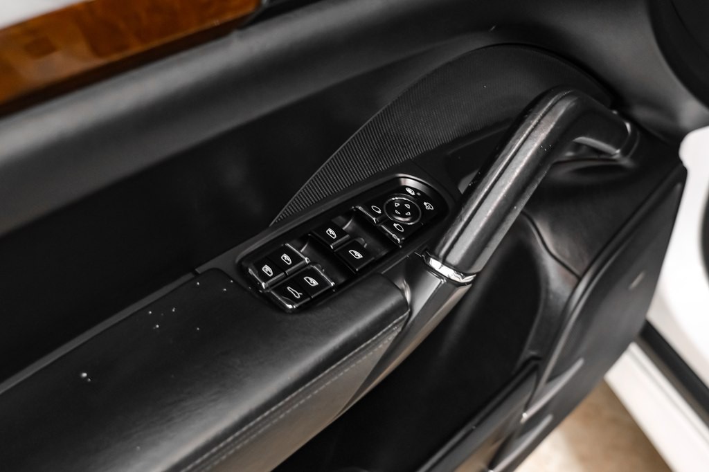2014 Porsche Cayenne Image 46