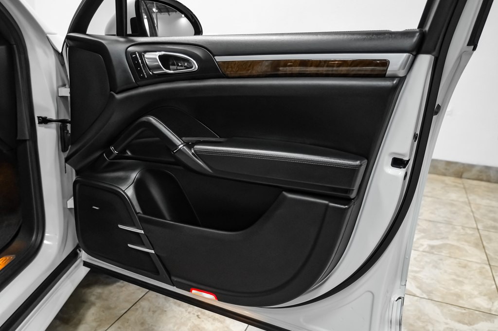 2014 Porsche Cayenne Image 48