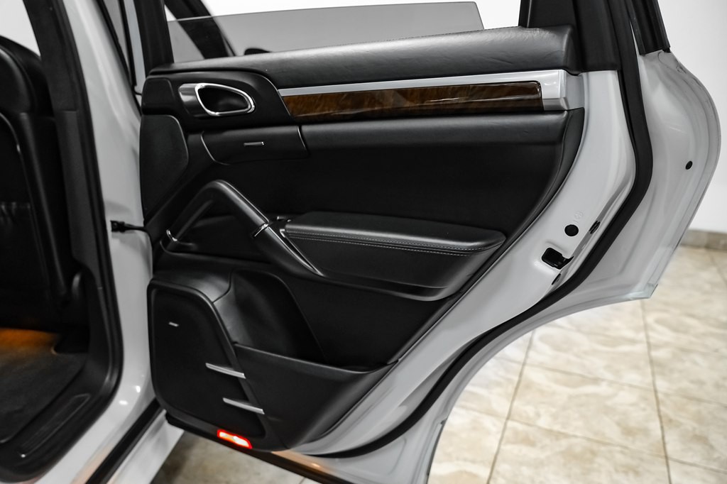 2014 Porsche Cayenne Image 50