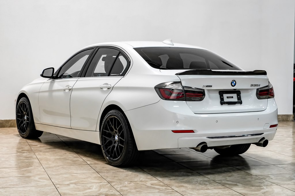 2015 BMW 3 Series Image 10