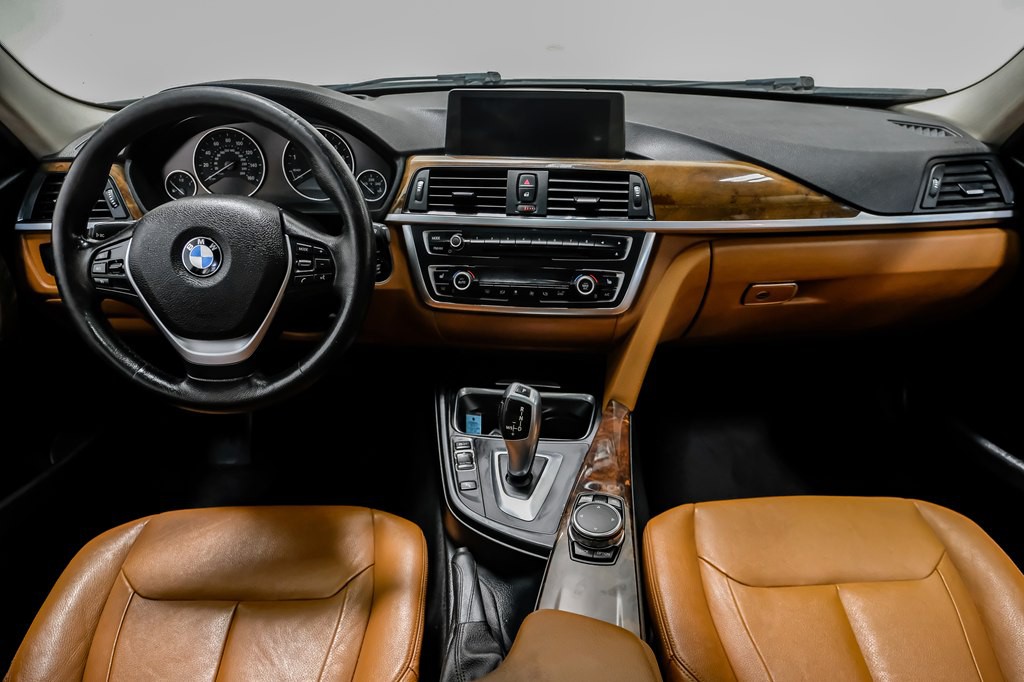 2015 BMW 3 Series Image 11