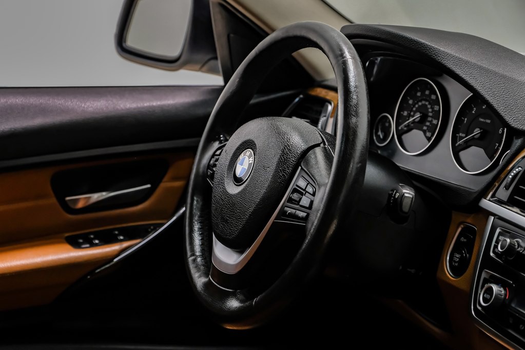 2015 BMW 3 Series Image 13