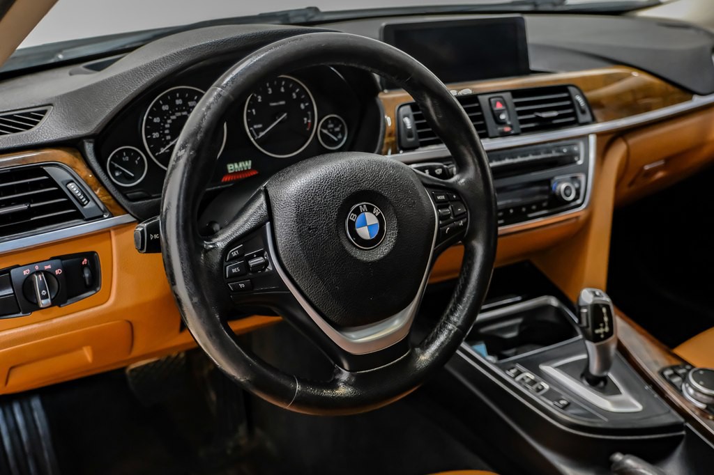 2015 BMW 3 Series Image 14