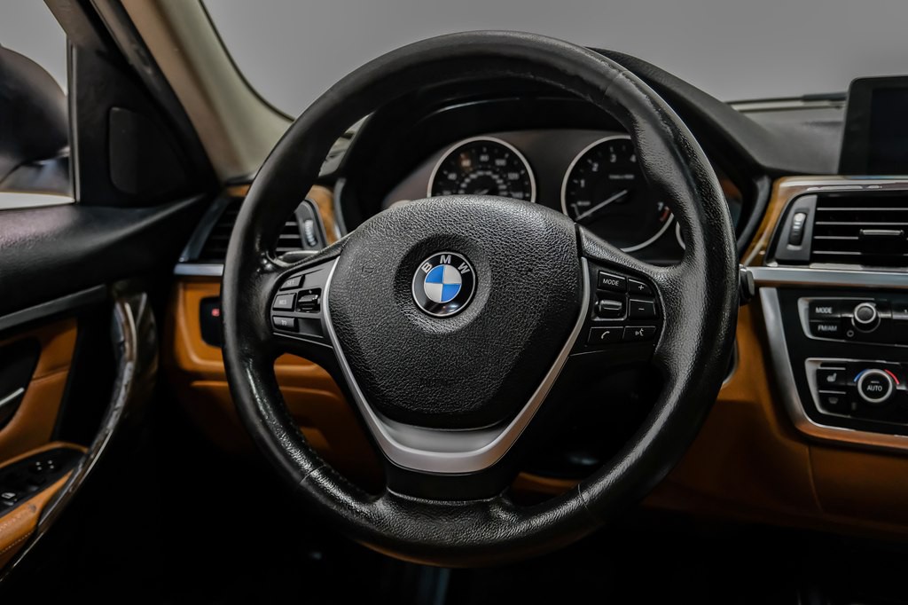 2015 BMW 3 Series Image 15