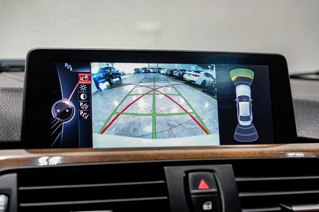 2015 BMW 3 Series Image 21