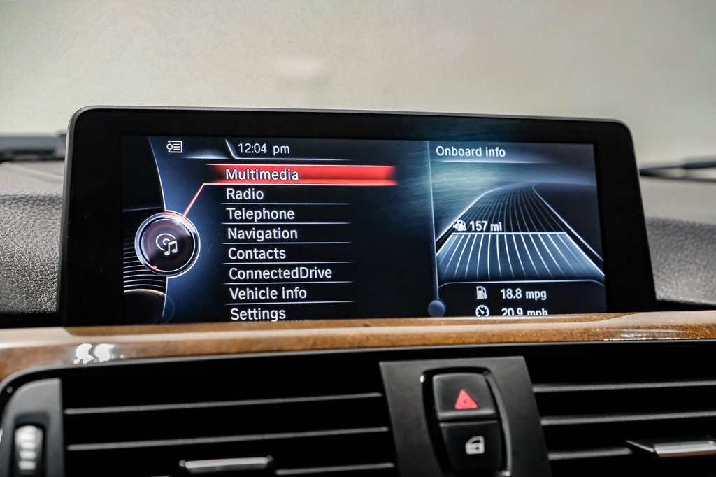 2015 BMW 3 Series Image 24