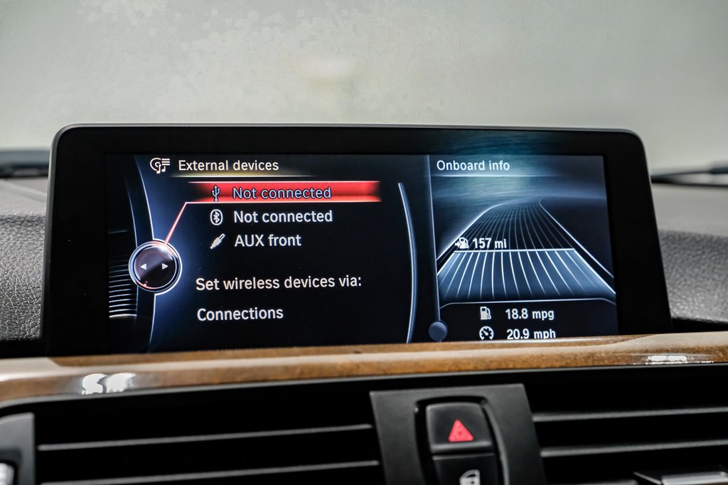 2015 BMW 3 Series Image 25