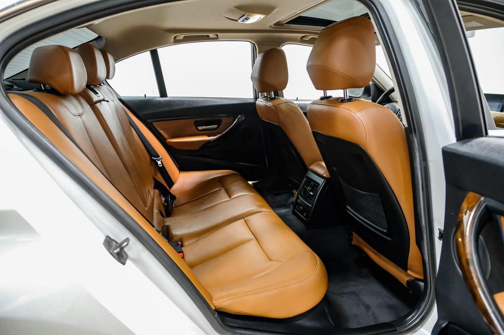 2015 BMW 3 Series Image 34