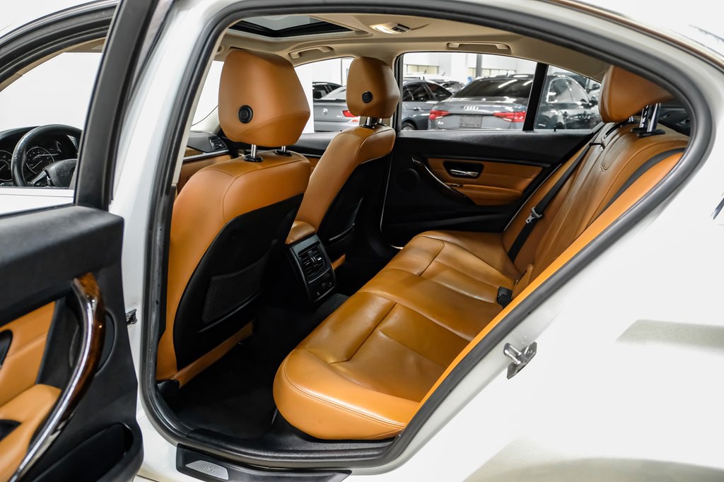 2015 BMW 3 Series Image 35