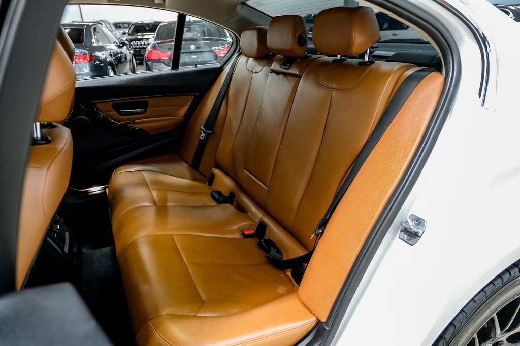 2015 BMW 3 Series Image 36