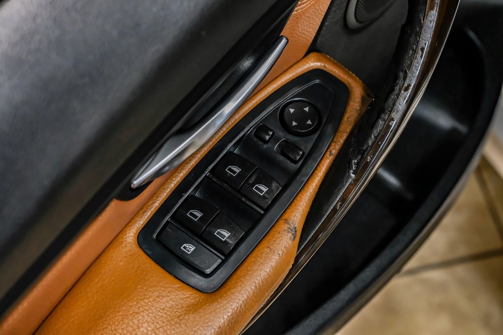 2015 BMW 3 Series Image 40
