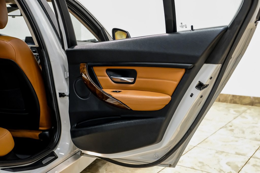 2015 BMW 3 Series Image 43