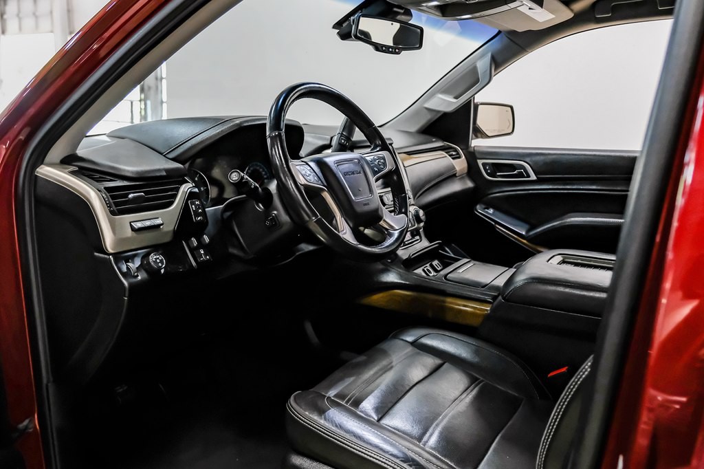 2020 GMC Yukon Image 3