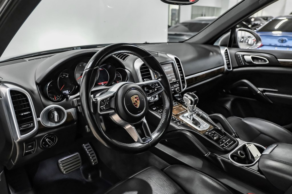 2016 Porsche Cayenne Image 3