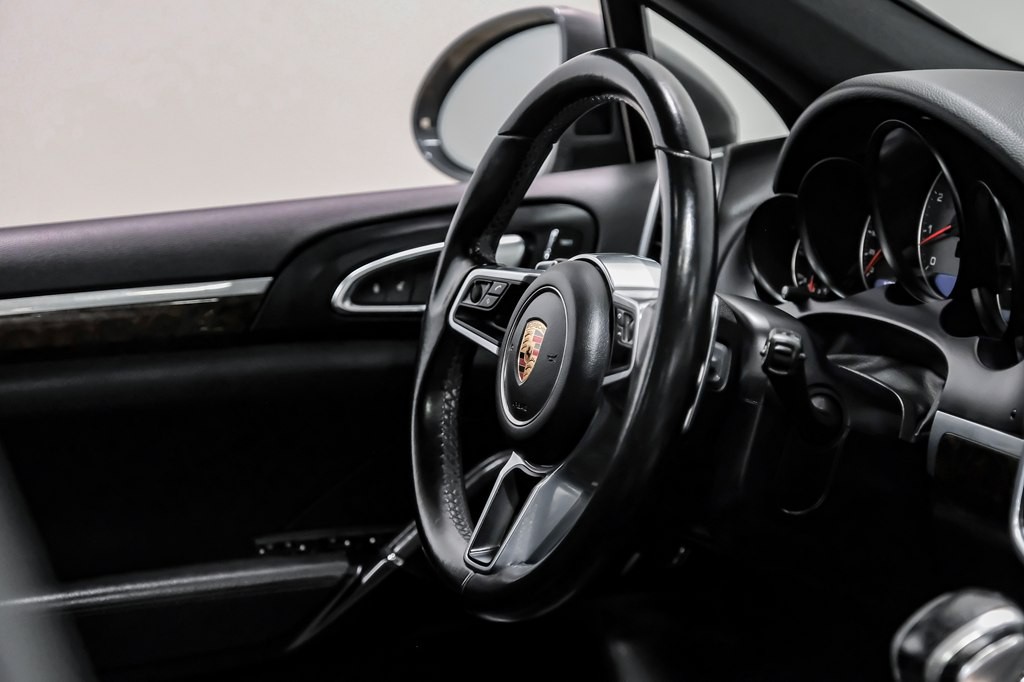 2016 Porsche Cayenne Image 17