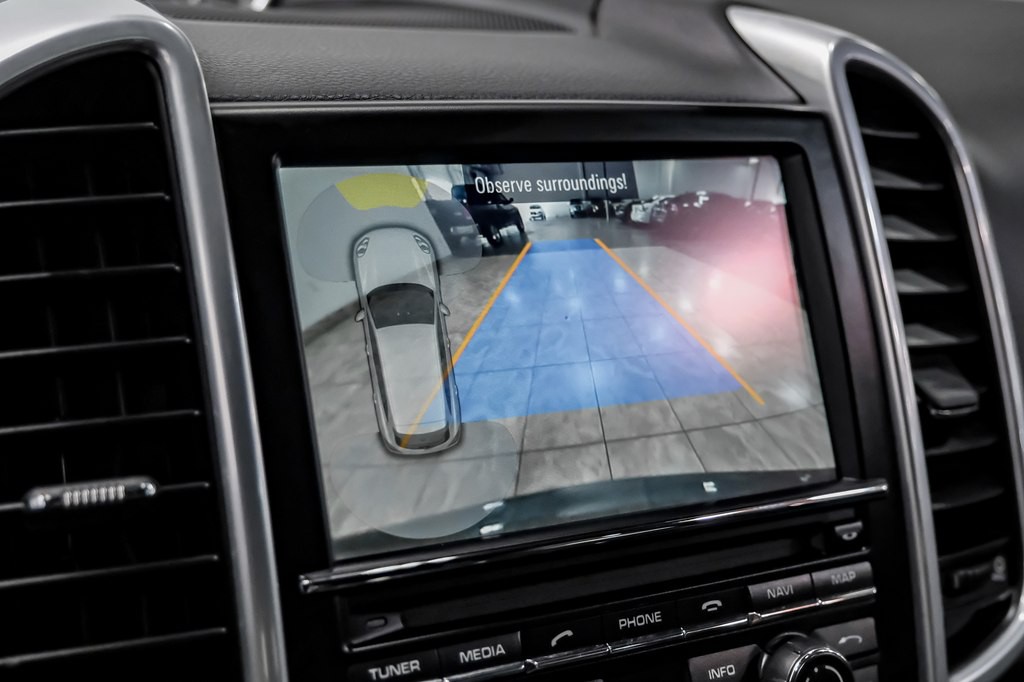 2016 Porsche Cayenne Image 23