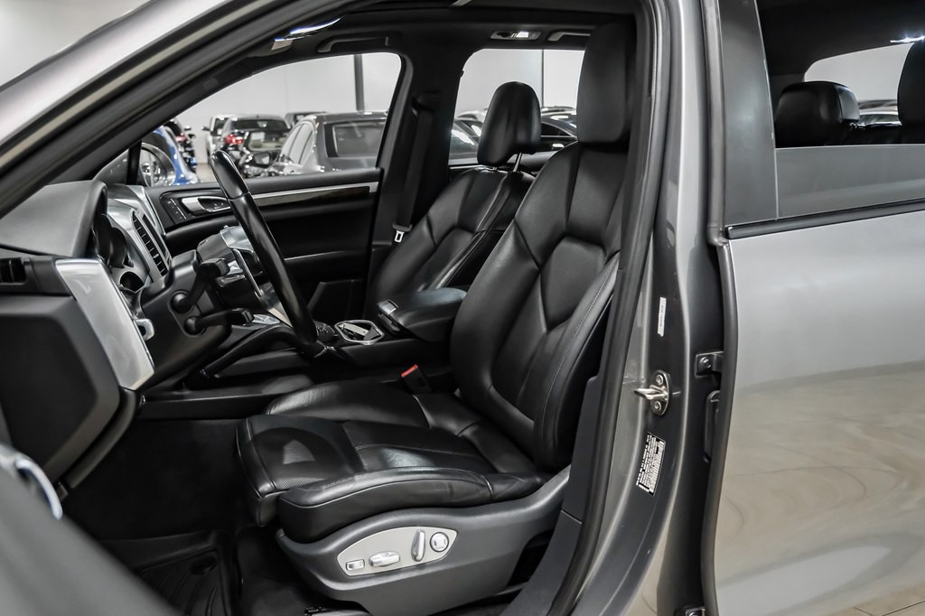 2016 Porsche Cayenne Image 30
