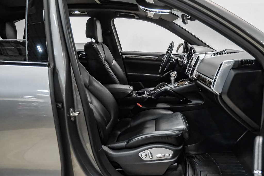 2016 Porsche Cayenne Image 31