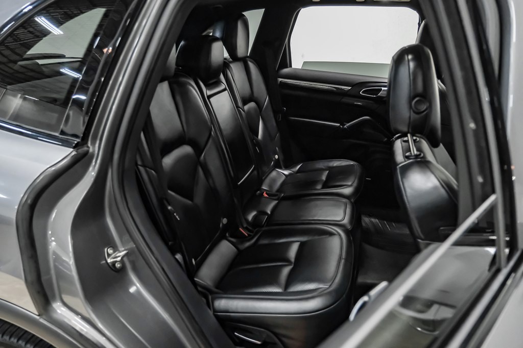 2016 Porsche Cayenne Image 33