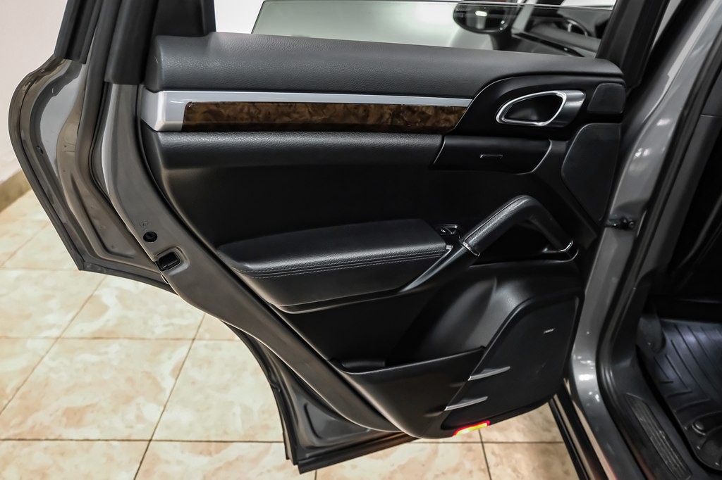 2016 Porsche Cayenne Image 42