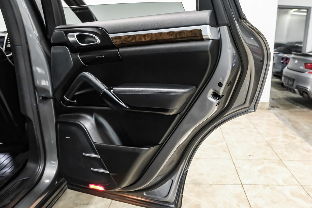 2016 Porsche Cayenne Image 43