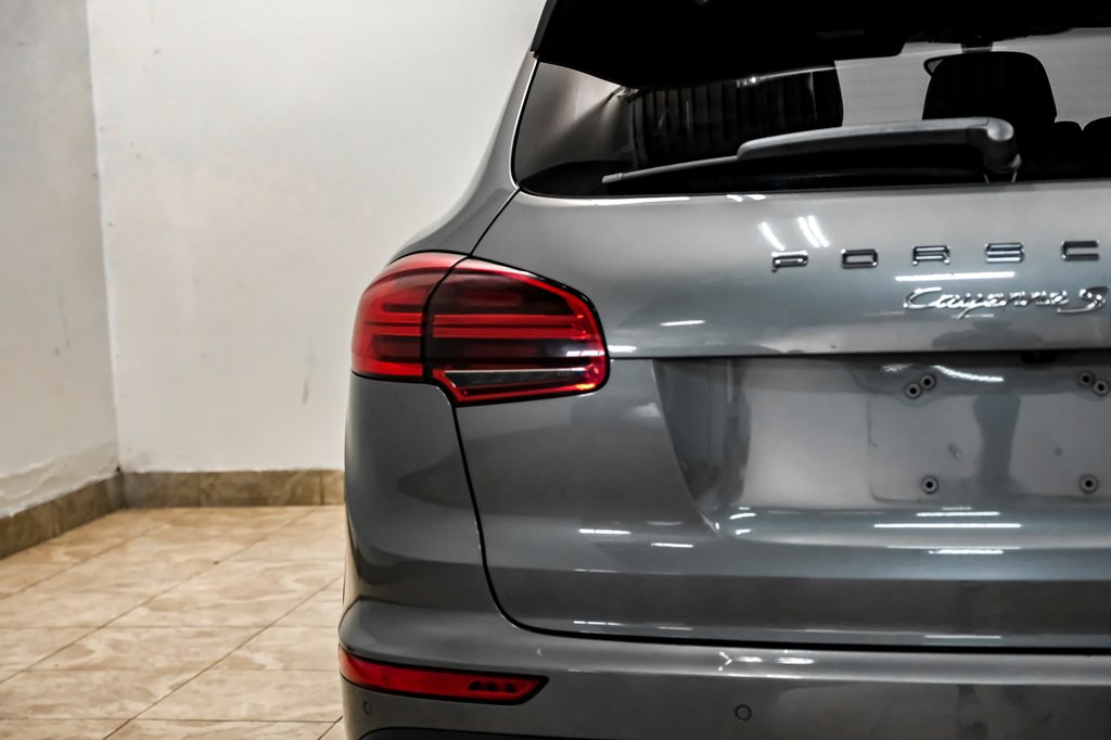 2016 Porsche Cayenne Image 45
