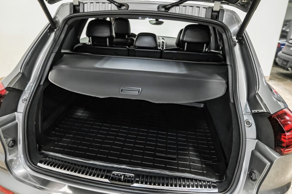2016 Porsche Cayenne Image 46