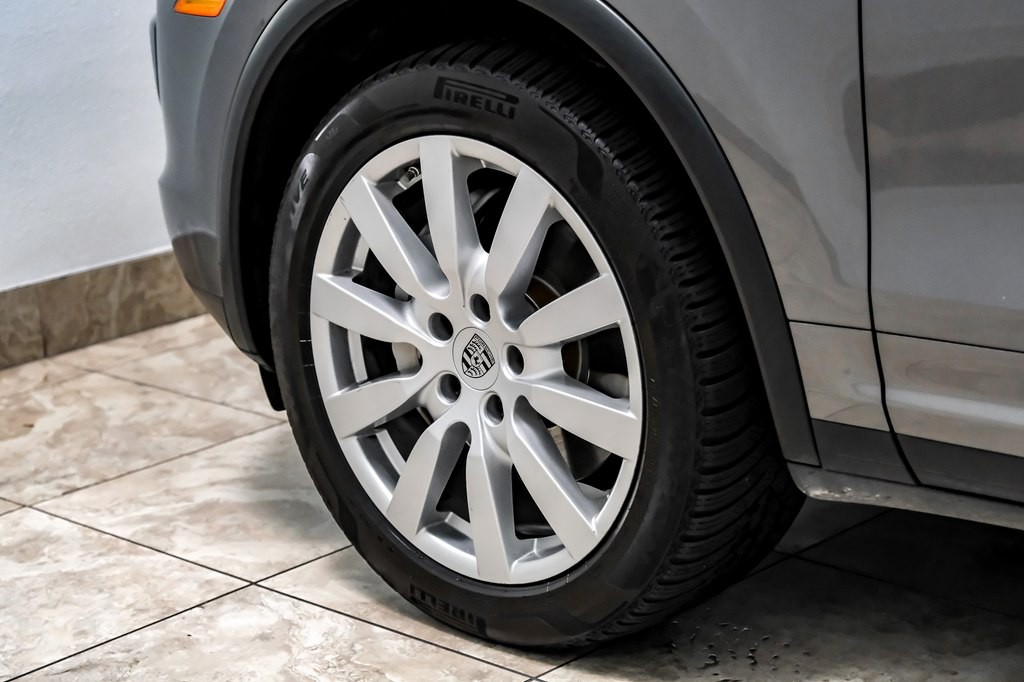 2016 Porsche Cayenne Image 50